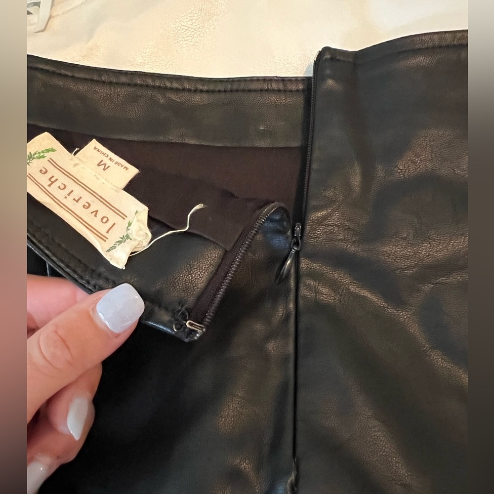 Black leather skirt - Picture 4 of 5